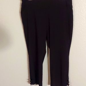 Large Black Capris